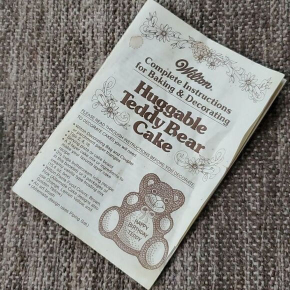 Wilson | 1982 Huggable Teddy Bear Pan - Picture 6 of 7